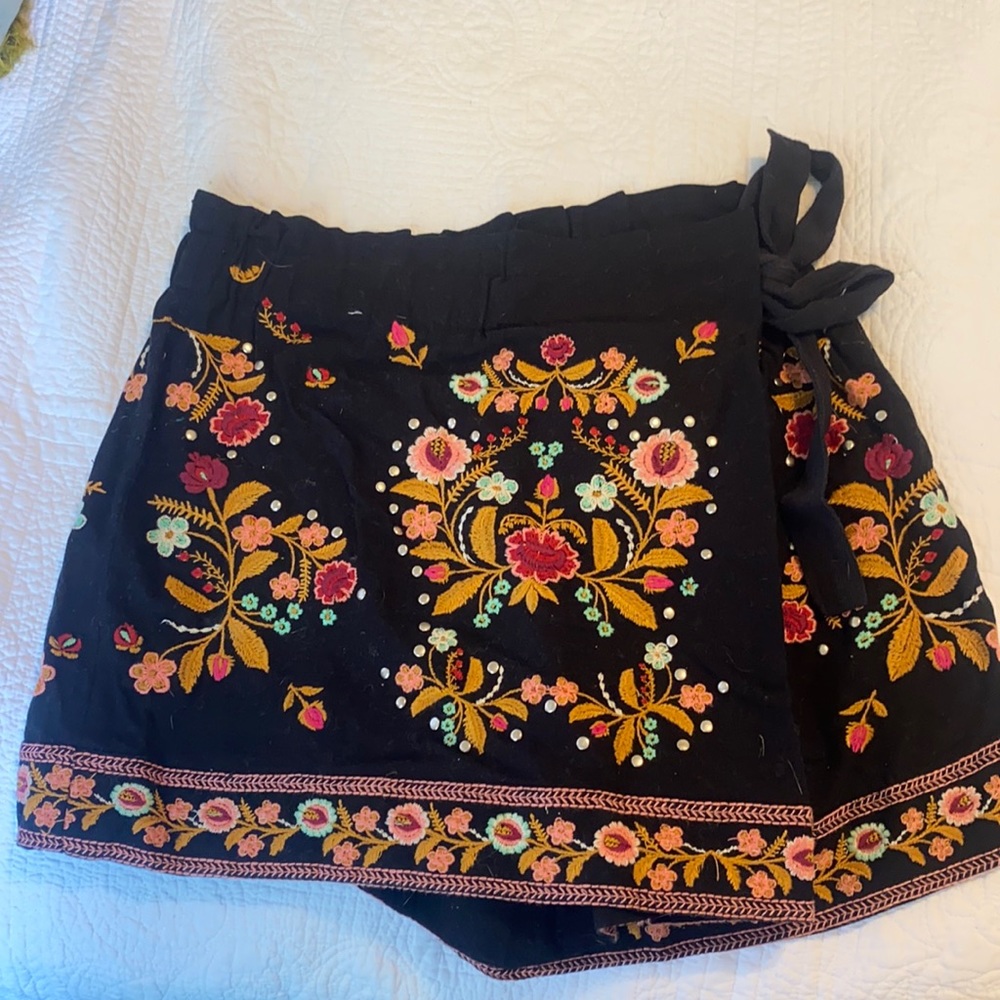 Zara Embroidered Skort